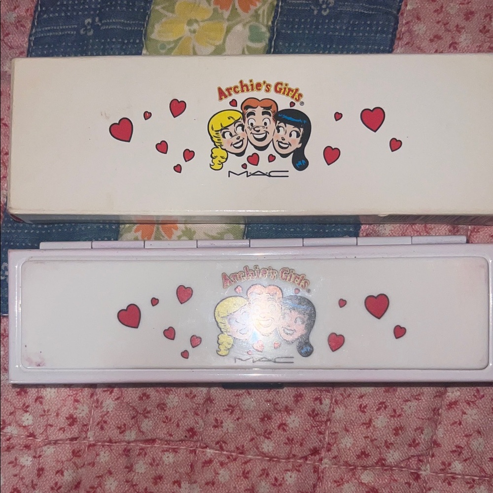 MAC Archie's Girls Makeup Palette